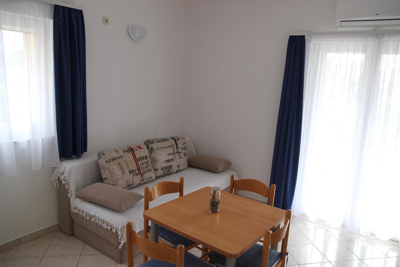 Apartments Time Off Zaboric Bagian luar foto