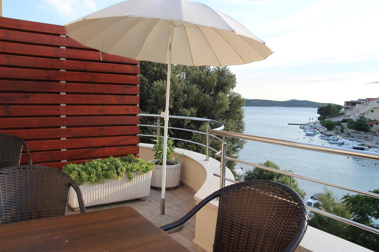 Apartments Time Off Zaboric Bagian luar foto