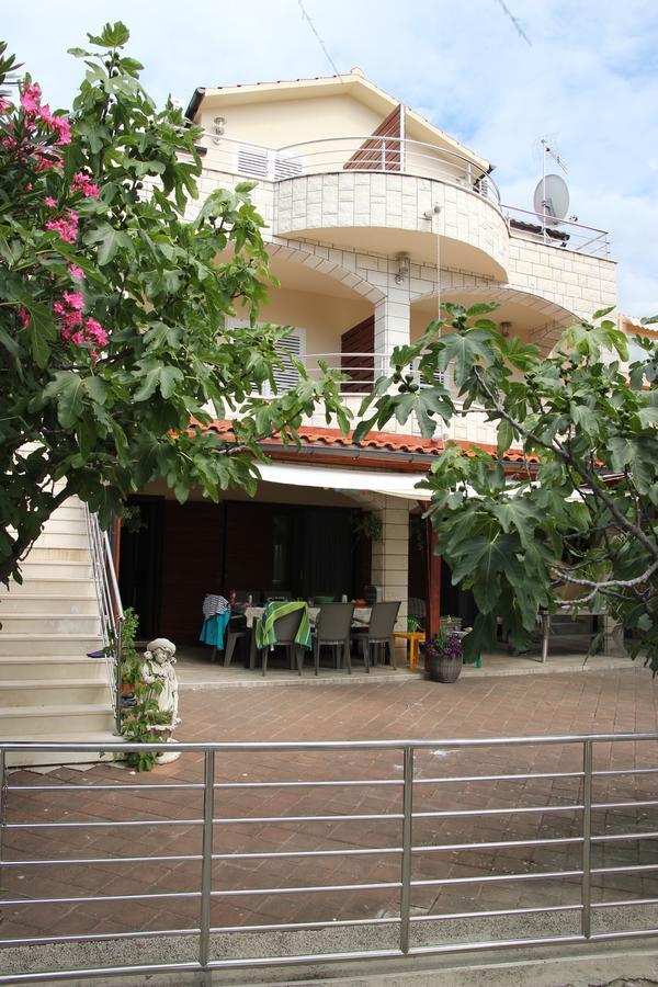 Apartments Time Off Zaboric Bagian luar foto