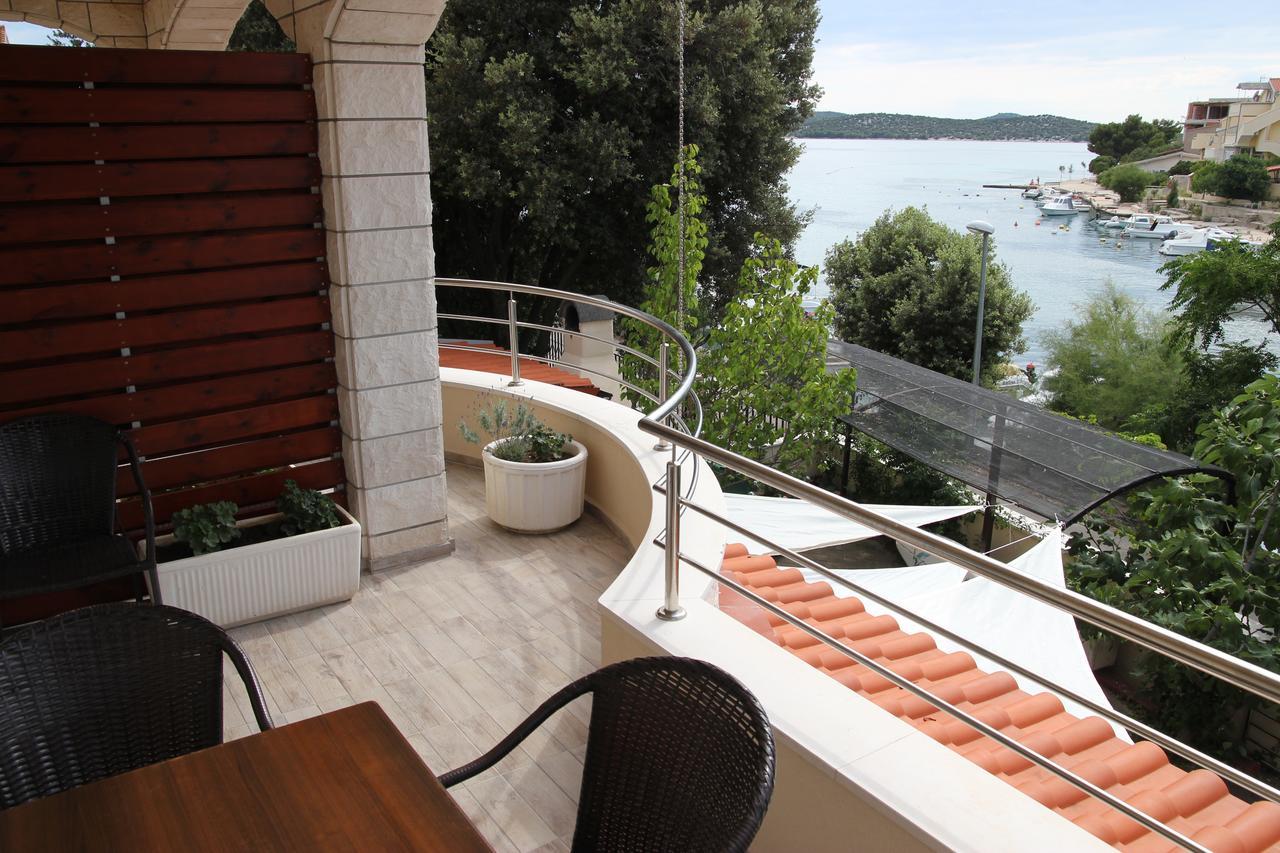 Apartments Time Off Zaboric Bagian luar foto