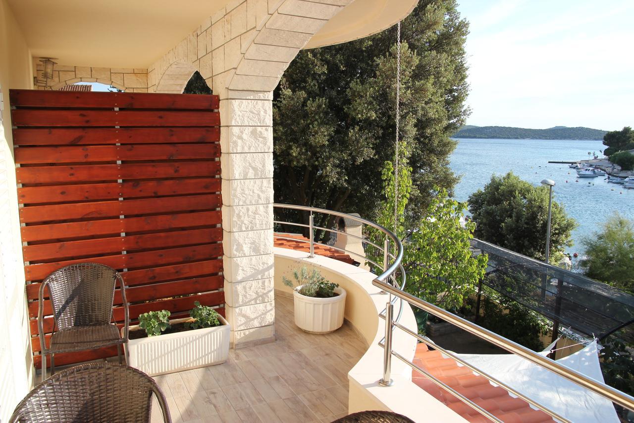 Apartments Time Off Zaboric Bagian luar foto