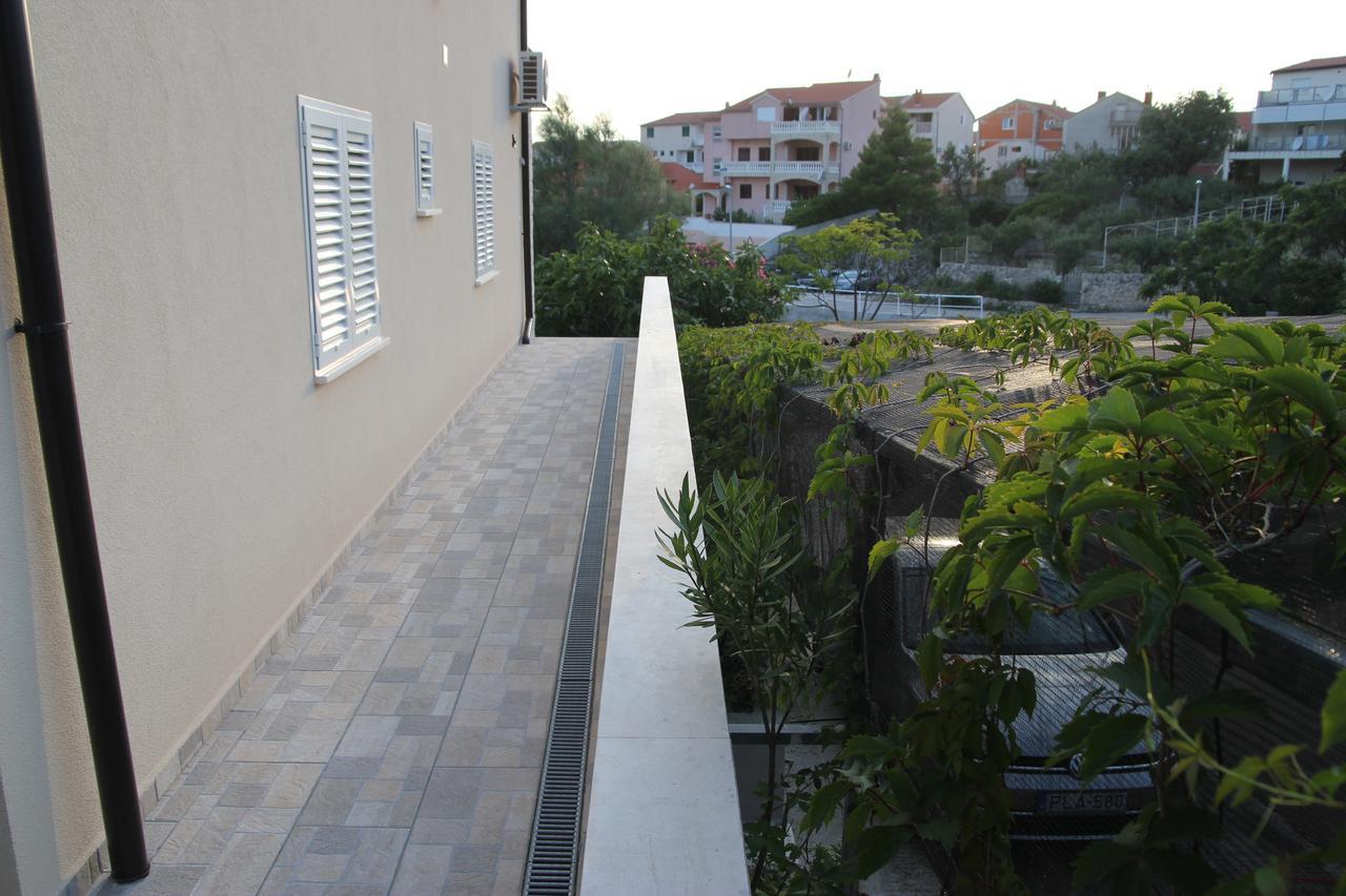 Apartments Time Off Zaboric Bagian luar foto