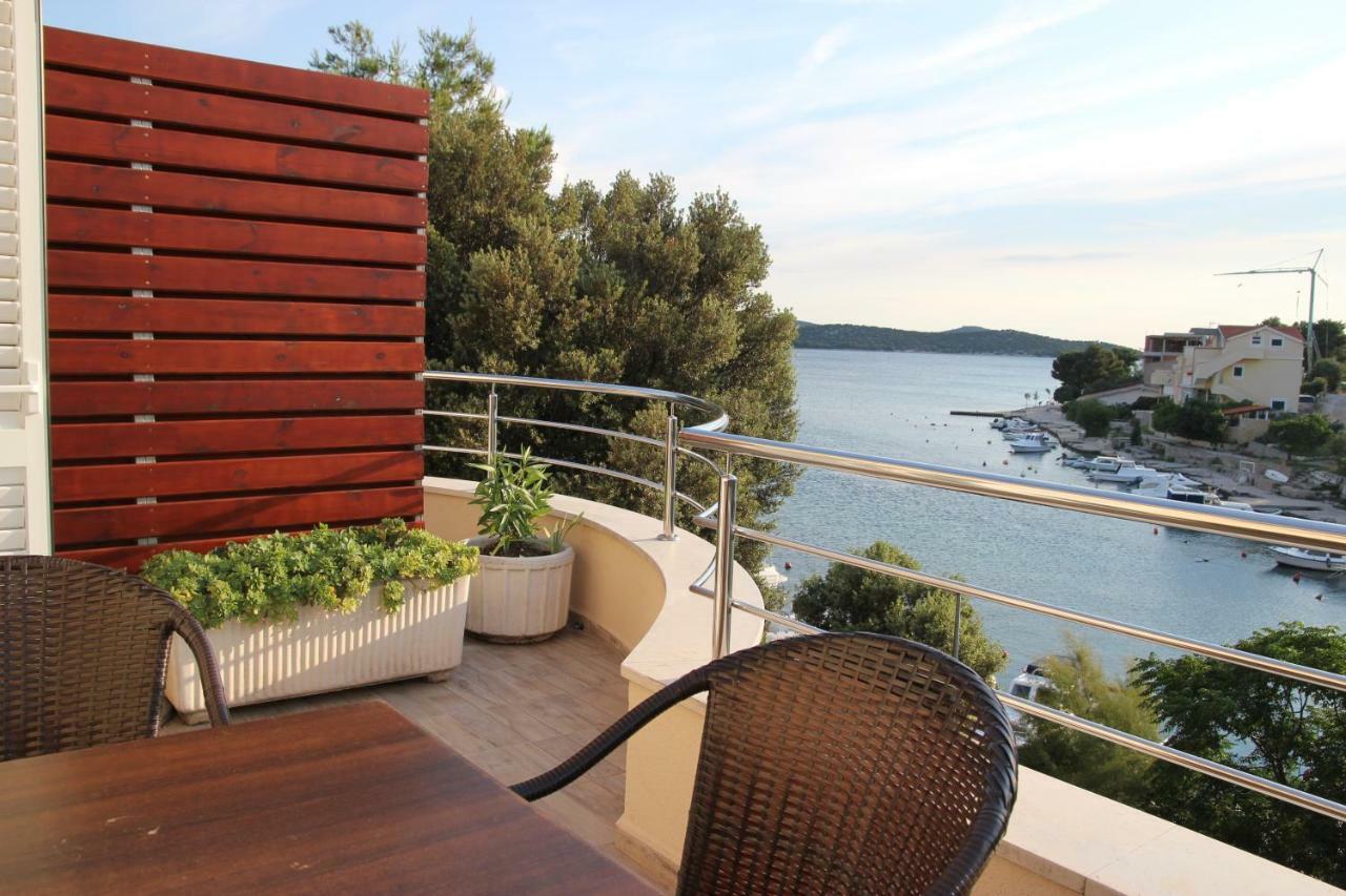 Apartments Time Off Zaboric Bagian luar foto