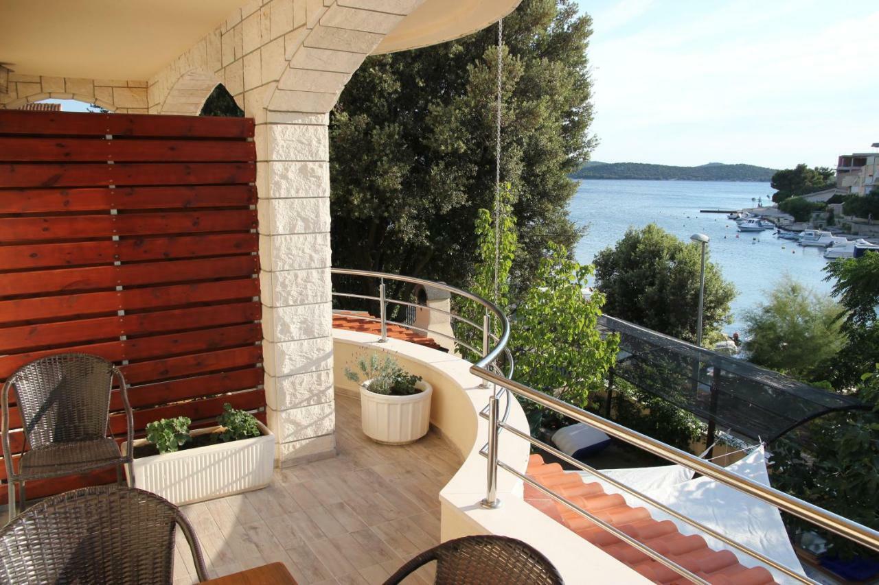 Apartments Time Off Zaboric Bagian luar foto